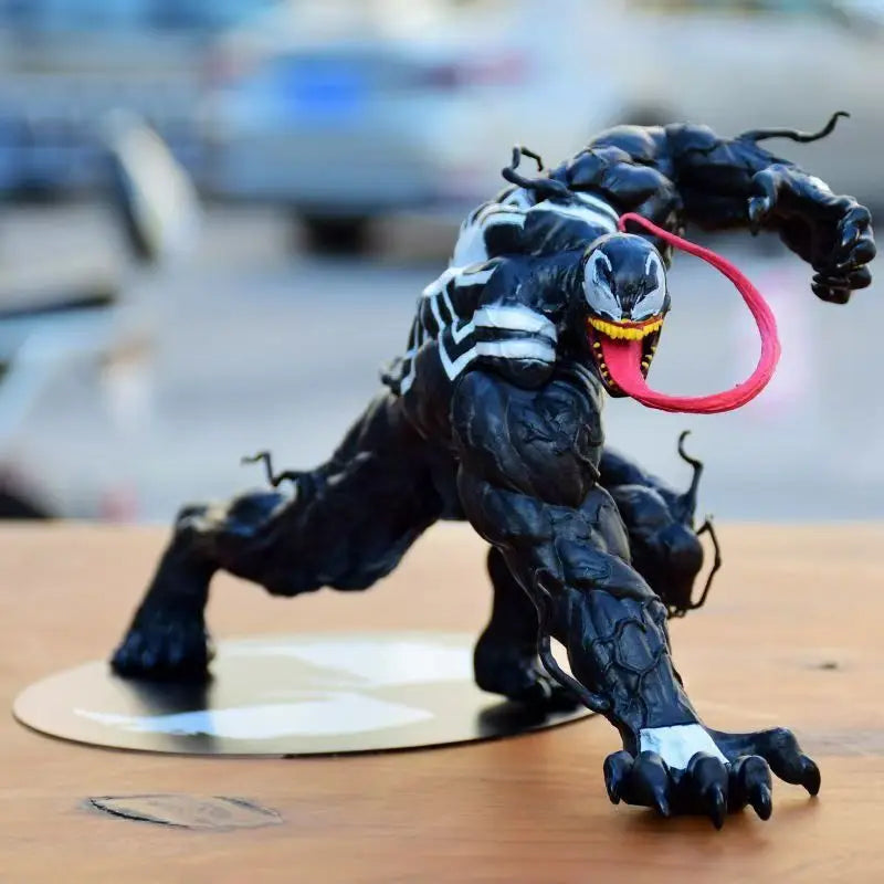 Shadow Symbiote Display Figure™ – Collector Edition